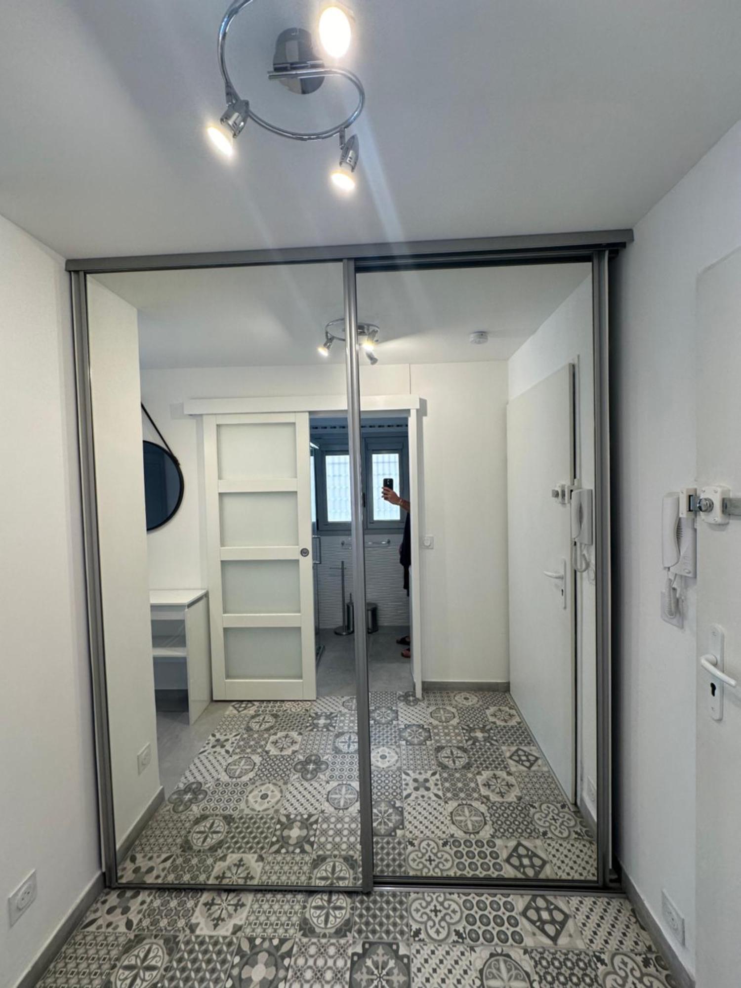 Superbe Studio Climatise Sur Le Port De Hyeres Exterior photo